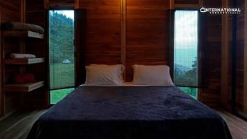 Premium bedding, Tempur-Pedic beds, laptop workspace, free WiFi