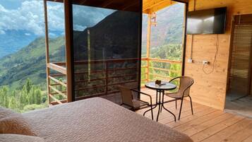 1 bedroom, premium bedding, Tempur-Pedic beds, laptop workspace