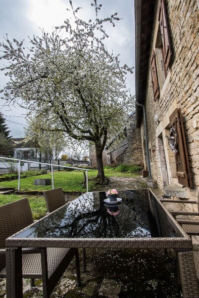 House in Brotte-Lès-Ray with Common Pool and Beautiful Views