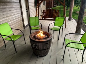 Terrace/patio - Luxury Cabin,Golf Course,Yellowstone, Stunning Mountain Views,Tubing, Rafting, (Island Park)