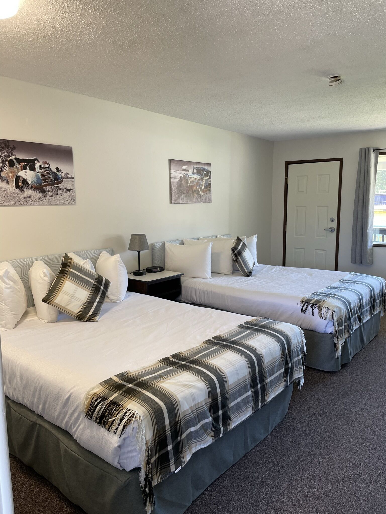 ستائر تعتيم وواي فاي مجانًا وملاءات أسرّة