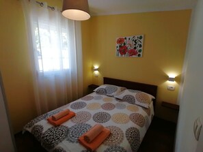 2 bedrooms, WiFi - Small house with a beautiful private terrace (Silo)