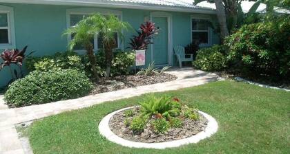 Delightful, comfortable villa just steps from the beach!