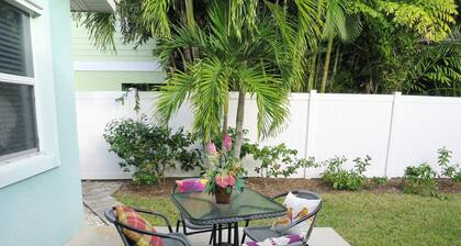 Delightful, comfortable villa just steps from the beach!