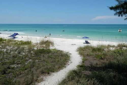 Pet-friendly and really close to beach!
