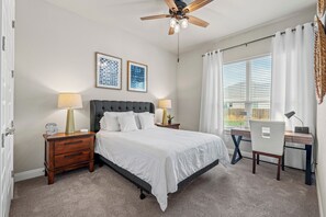 4 habitaciones, escritorio, tabla de planchar con plancha y wifi gratis 