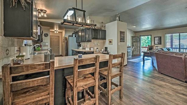 Interior - Wooded Ruidoso Hideaway w/ Deck: Ski, Hike & Golf! (Ruidoso)