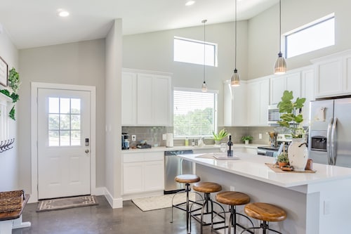 Haven House - Beautiful Getaway Home near Guadalupe River State Park