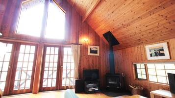 Individually decorated, individually furnished, desk, laptop workspace