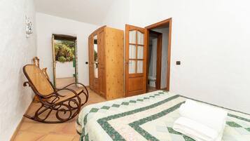 1 Schlafzimmer, Bügeleisen/Bügelbrett