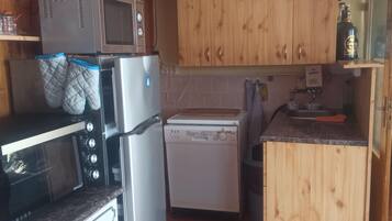 Refrigerador, microondas, parrilla de estufa y lavavajillas