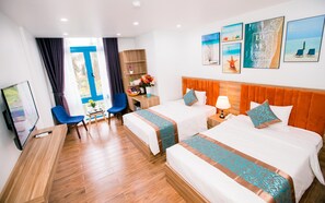 View from room - Hallo Hotel (Ha Long)