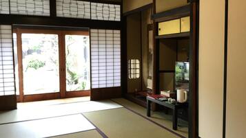 Rideaux occultants, fer et planche à repasser, Wi-Fi gratuit