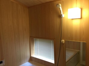무료 세면용품, 헤어드라이어, 슬리퍼, 타월