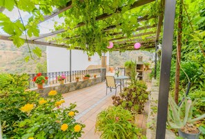 تناول الطعام بالخارج