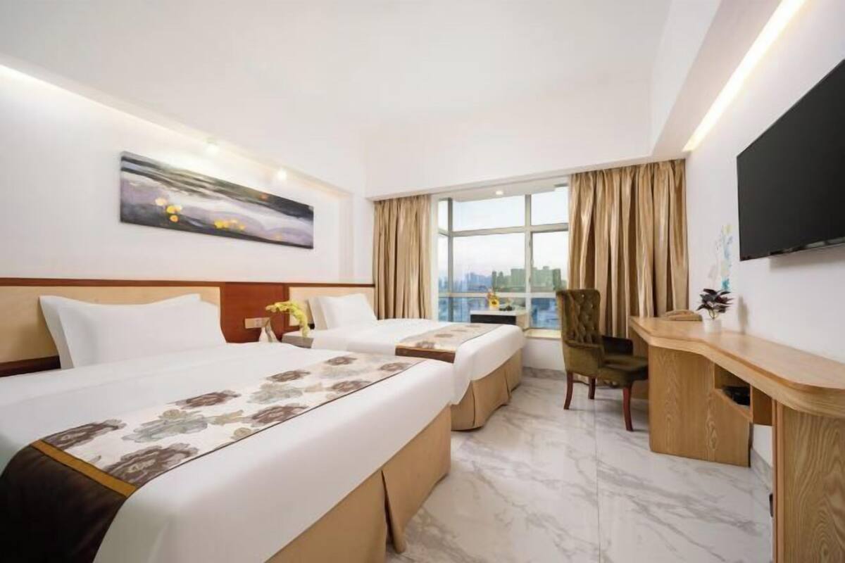 Minibar, desk, blackout curtains, free WiFi