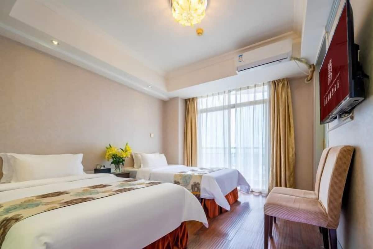1 bedroom, minibar, desk, blackout drapes