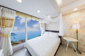 浪漫开间 (T - 1F / Yellow) | 1 多间卧室、特色装修、特色家居、办公桌