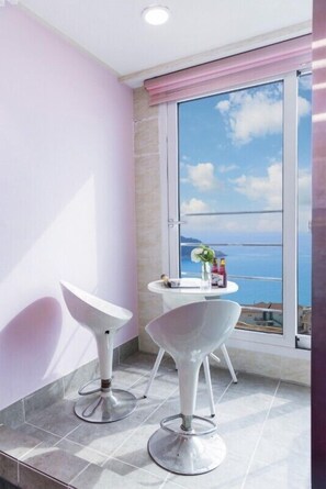 Romantic Duplex (T - 2F / Pink) | Room amenity