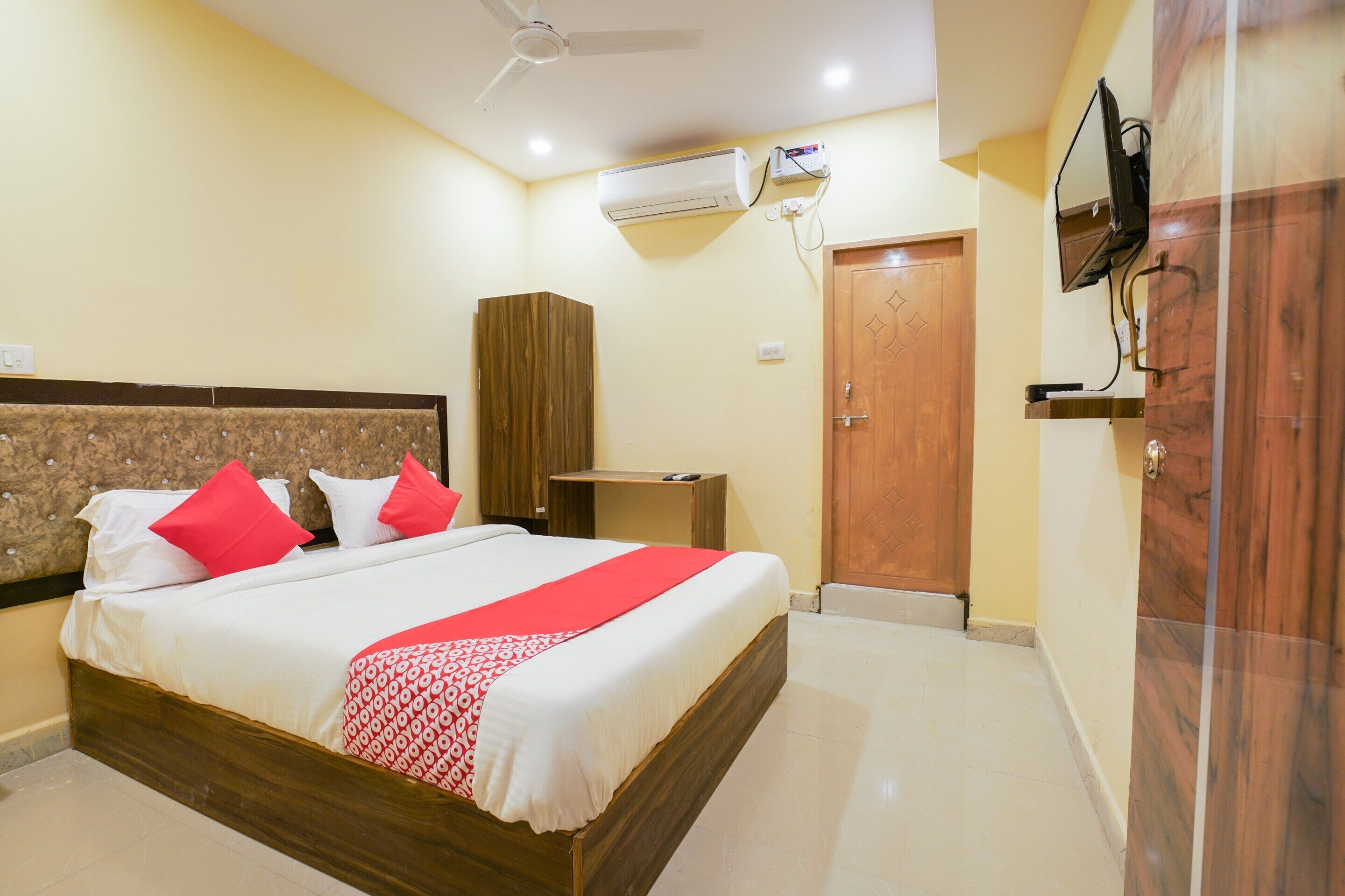 Standard Double Room | 1 bedroom, bed sheets