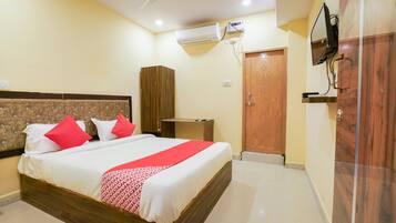 Standard Double Room | 1 bedroom, bed sheets