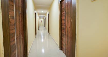 OYO 63371 R Square Stay