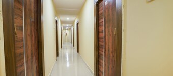 OYO 63371 R Square Stay