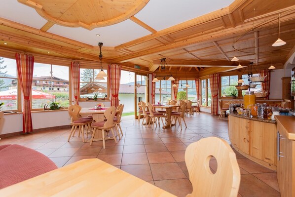 Daily buffet breakfast (EUR 11 per person)