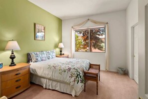 2 chambres, bureau, fer et planche à repasser, Wi-Fi gratuit