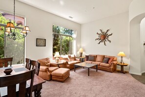 TV, peis og DVD-spiller