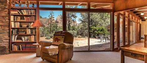 المنشأة من الداخل