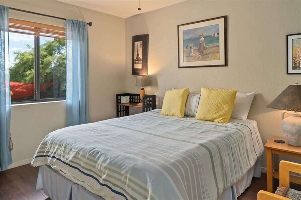 3 bedrooms, desk, iron/ironing board, free WiFi