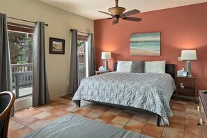 3 bedrooms, desk, iron/ironing board, free WiFi