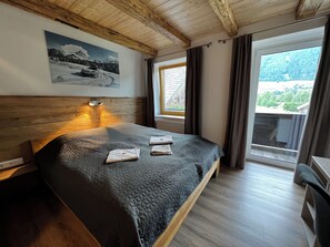 Skrivebord og wi-fi (inkludert)