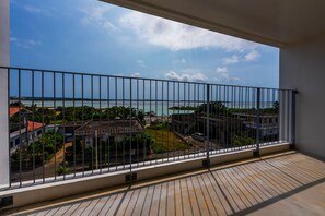 Japanese Western Style Room | Balcony