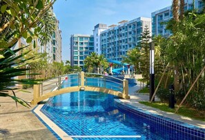 Pool | Outdoor pool, sun loungers