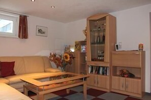 Living area - Apartment in a central location and near the cable car (Kappl)