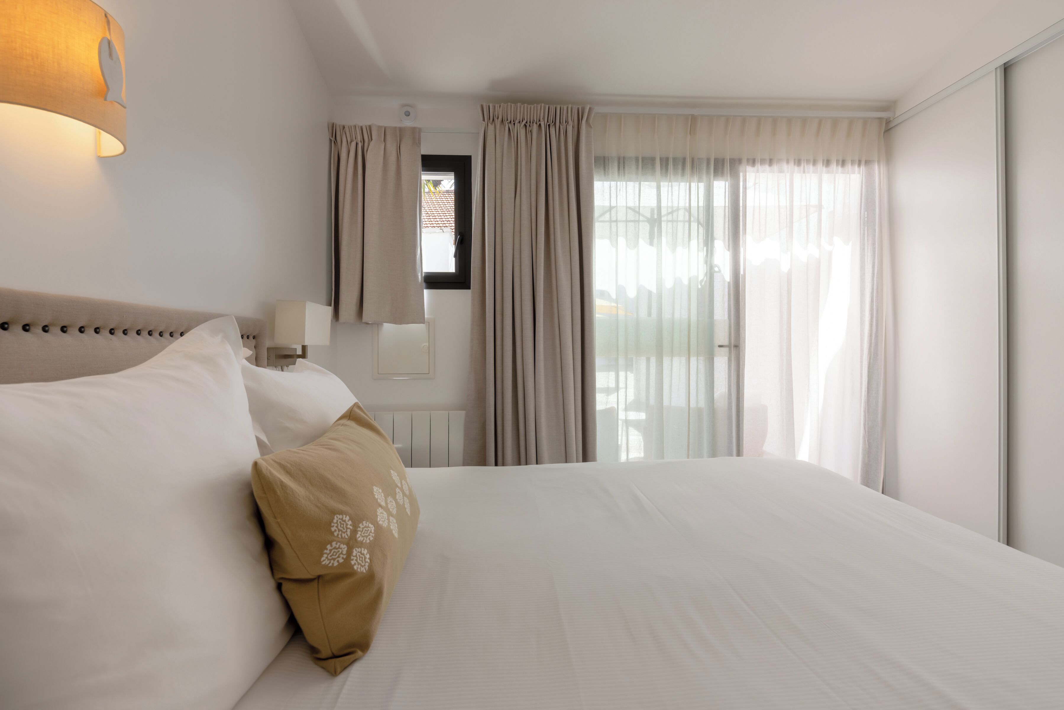 Habitación Premium | Escritorio, espacio para trabajar con laptop y wifi gratis 