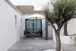 Terrace/patio - Hotel Le Square (Saint-Pierre-d'Oleron)