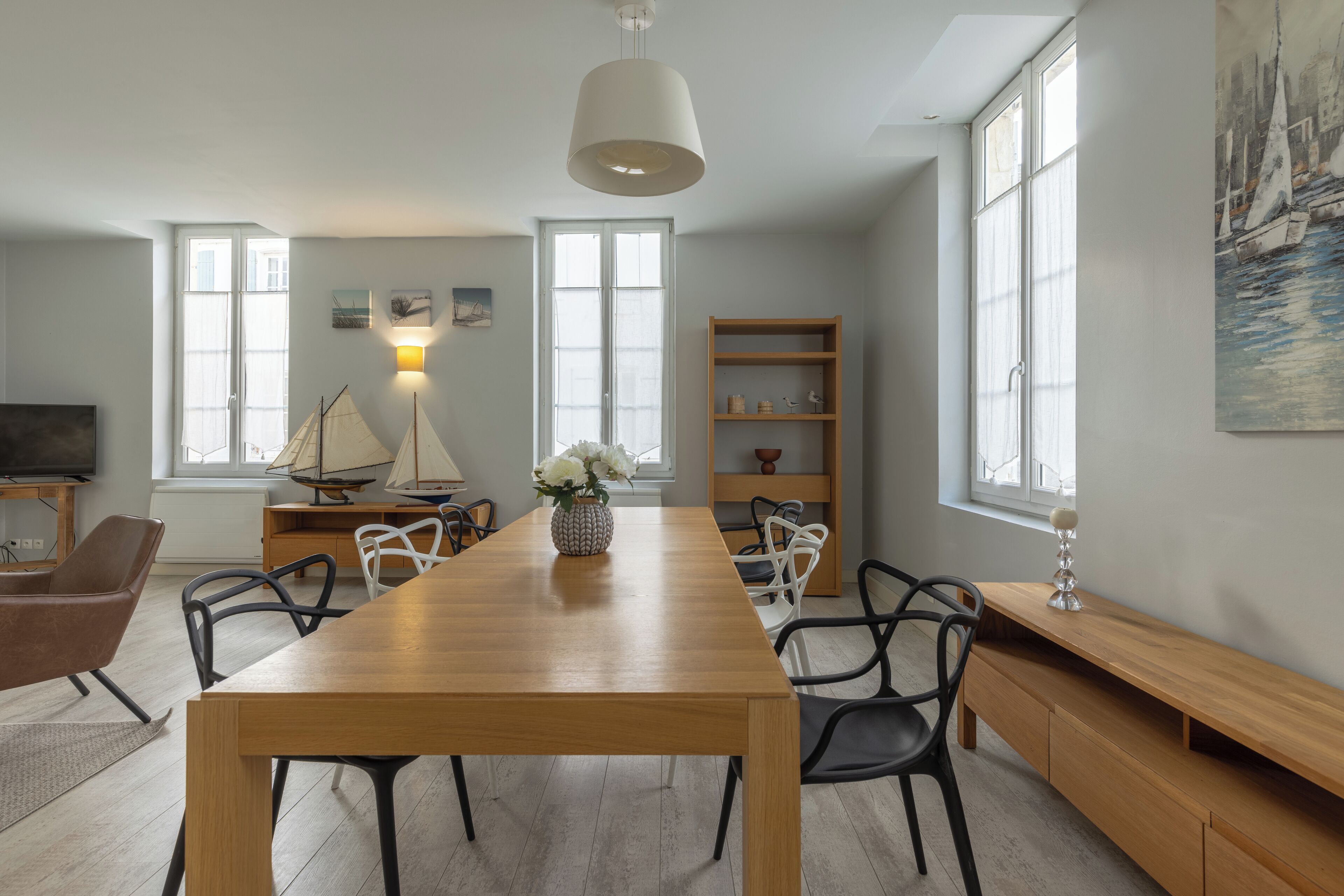 apartment | living area | 80-cm flat-screen tv with digital channels, tv