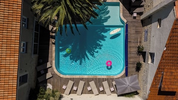 Piscina externa sazonal