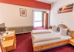 Classic Double Room | Free WiFi - Hotel Landgasthof Löwen Sulz (Sulz)