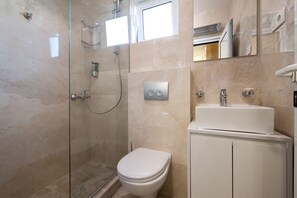 Free toiletries, hair dryer, towels, soap - Apartmani Mia (Sveti Stefan)