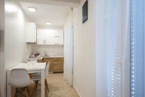 Private kitchenette - Apartmani Mia (Sveti Stefan)