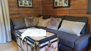 Cabin (Guldgrävarstugan) | Iron/ironing board, cribs/infant beds, free WiFi