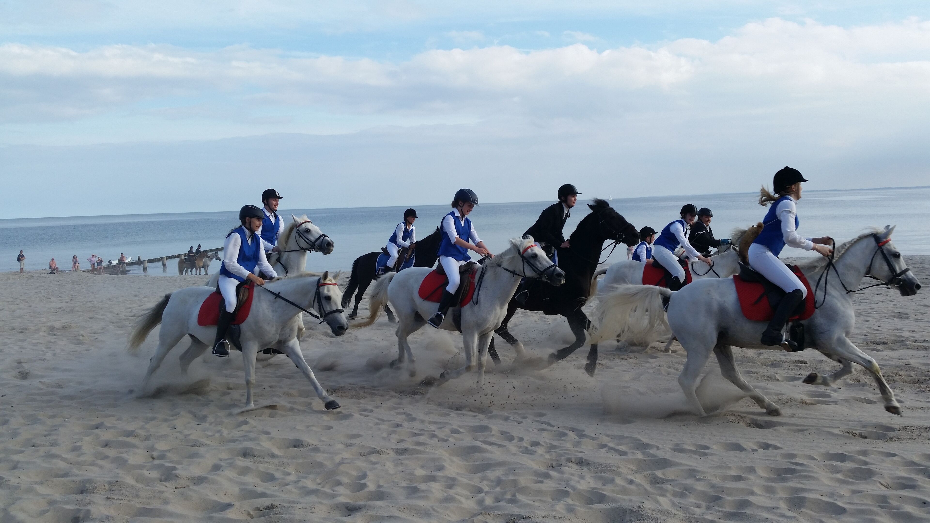 Une plage où l’on peut faire des promenades à cheval.