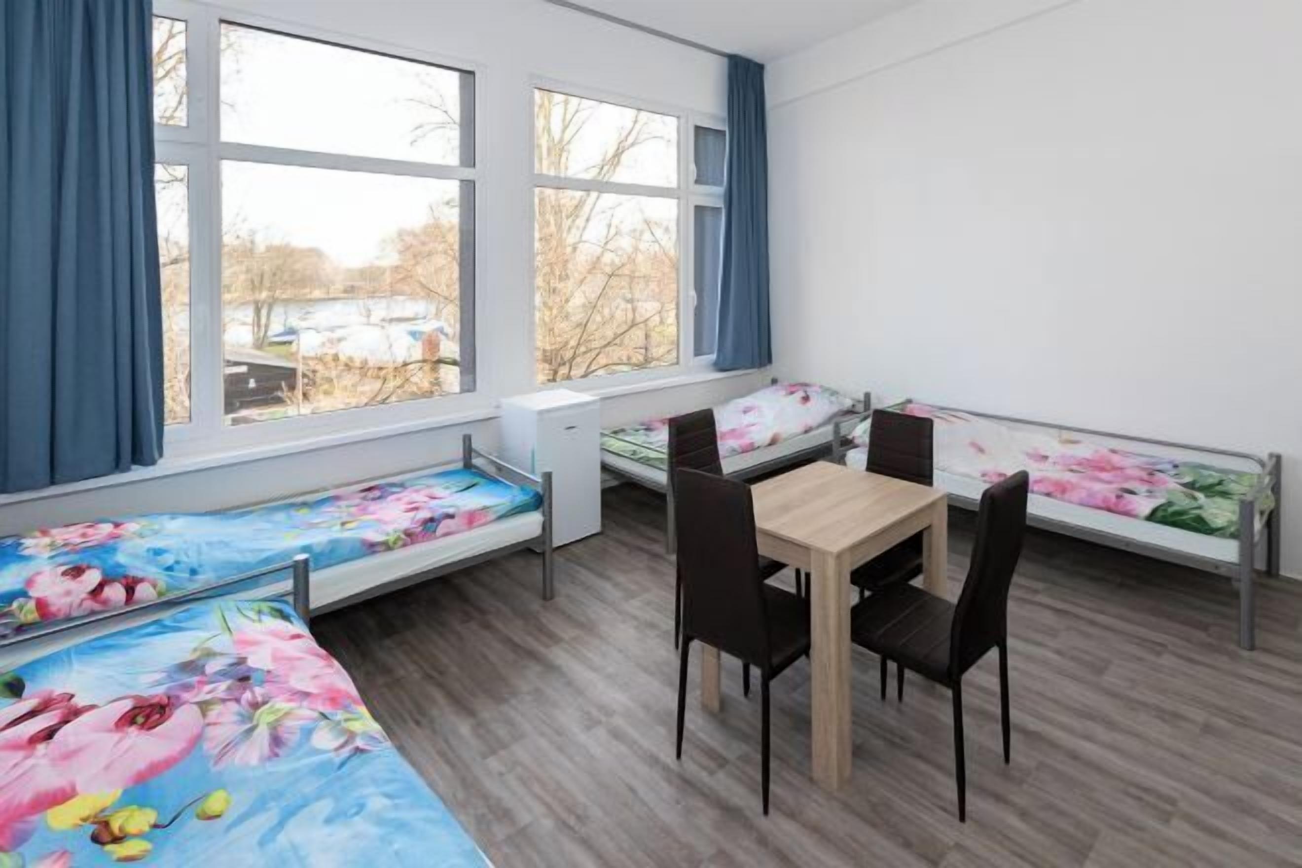 Free WiFi, bed sheets