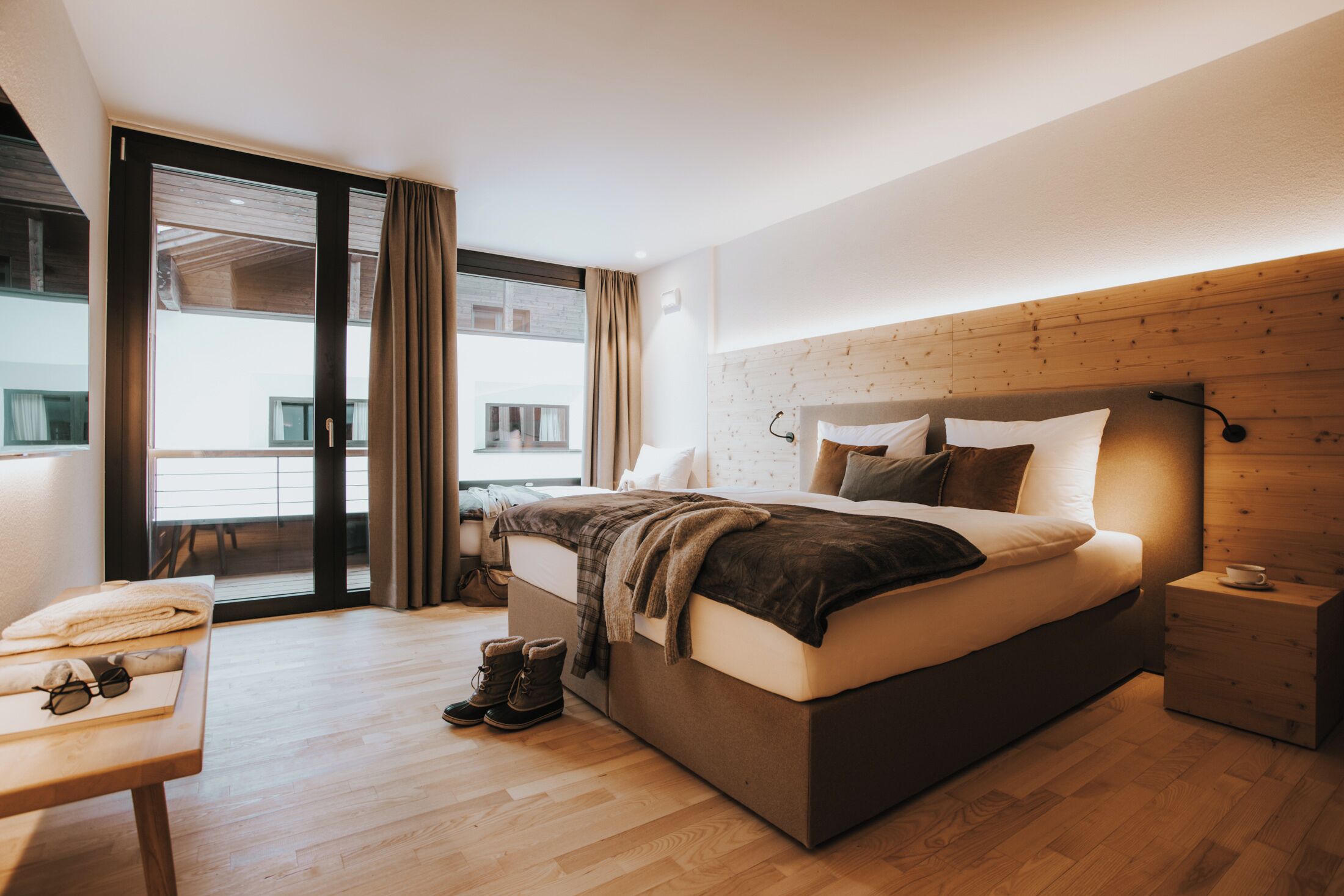 Soundproofing, free WiFi, bed sheets