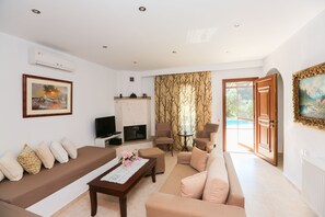 Luxury Villa, 1 Bedroom, Private Pool | Living room | Smart TV - Skiathos Island Villas (Skiathos)