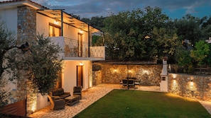 Front of property - Skiathos Island Villas (Skiathos)